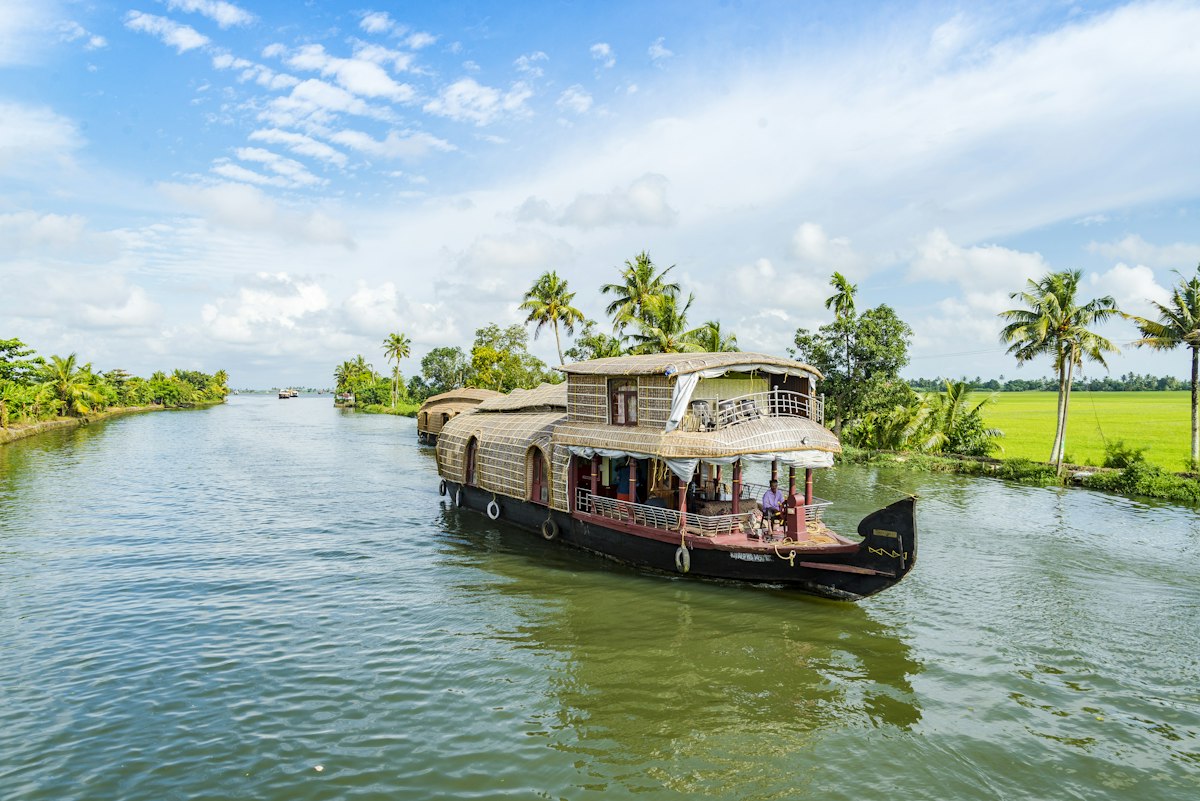 Backwater & Houseboat Escapes