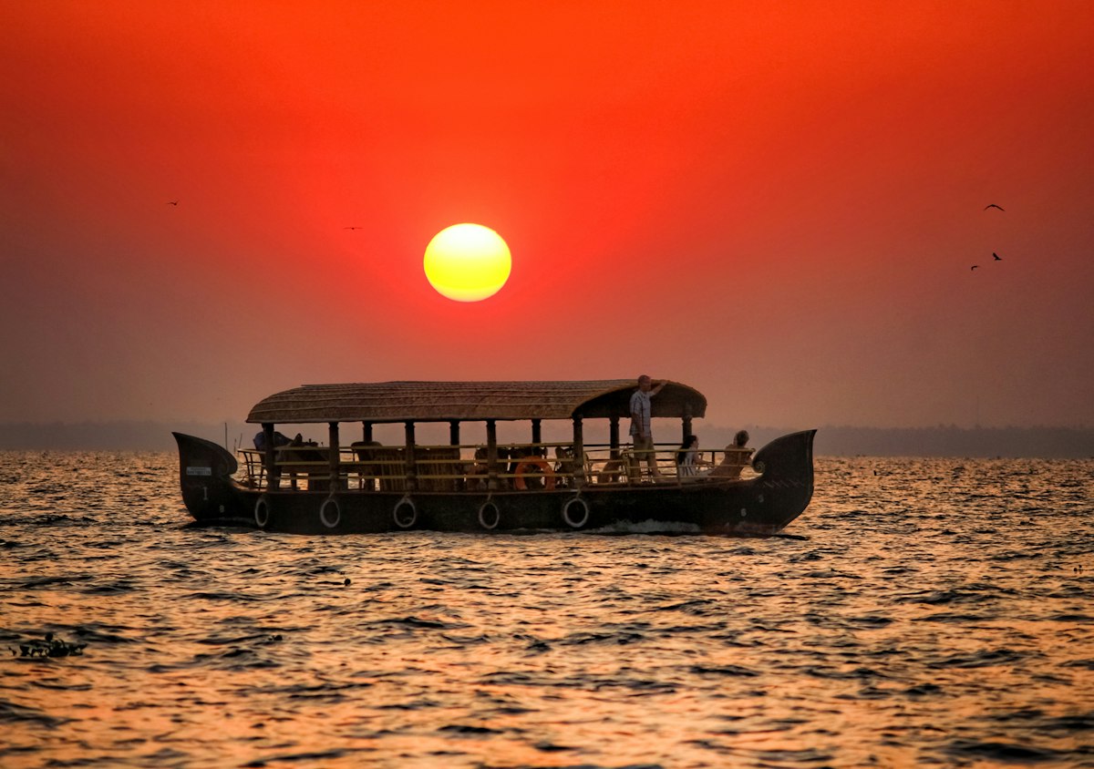 Backwater & Houseboat Escapes 4