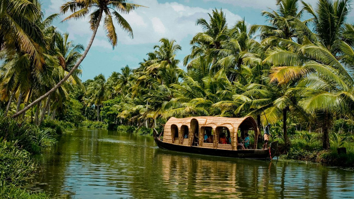 Backwater & Houseboat Escapes